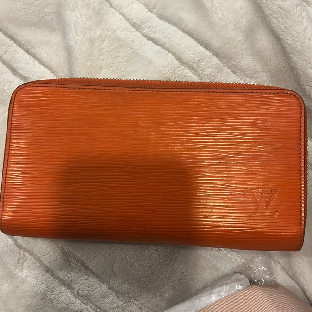 Louis Vuitton Wallet EUC Orange